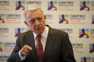 Álvaro Uribe ha estado vinculado a un proceso penal desde hace cinco años