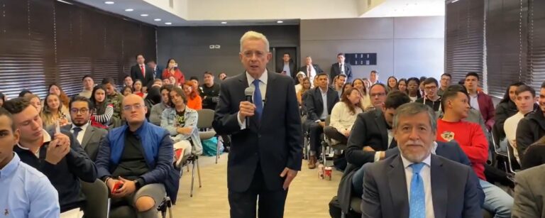 Pantallazo de vídeo de la cuenta de Álvaro Uribe Vélez en X