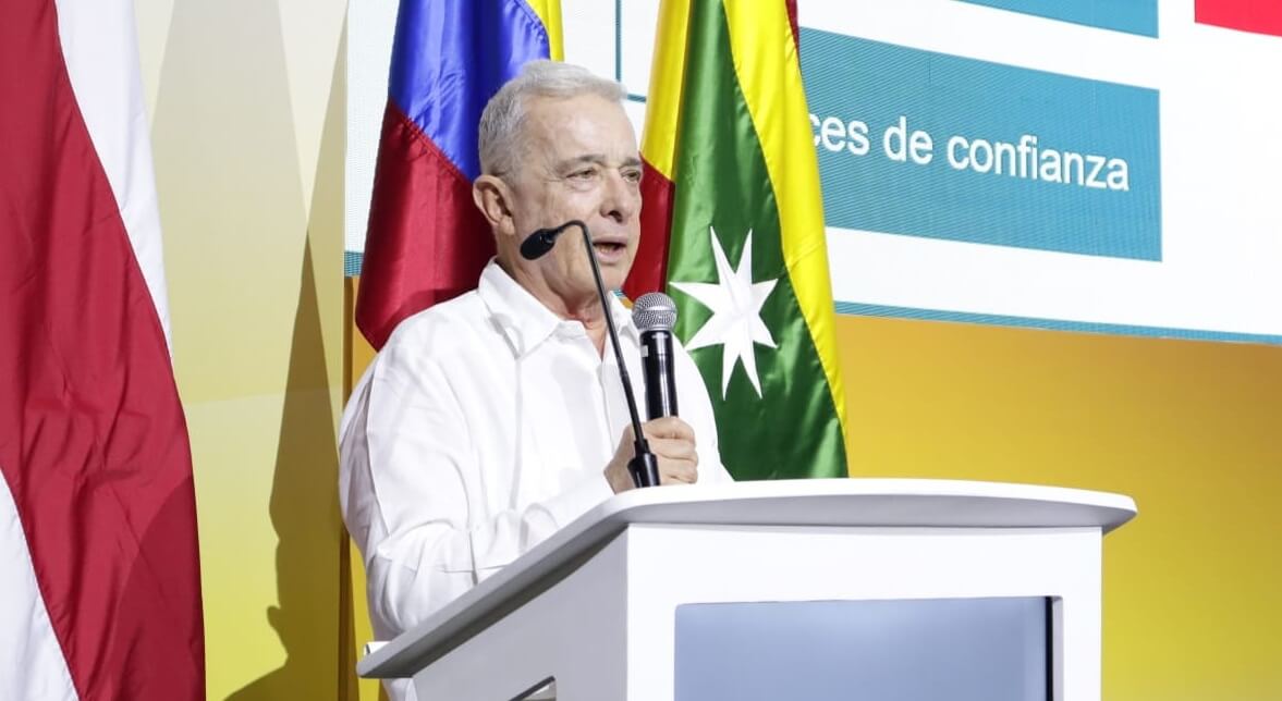 Respaldo internacional: congresistas de EE.UU. denuncian persecución judicial de Petro contra Uribe