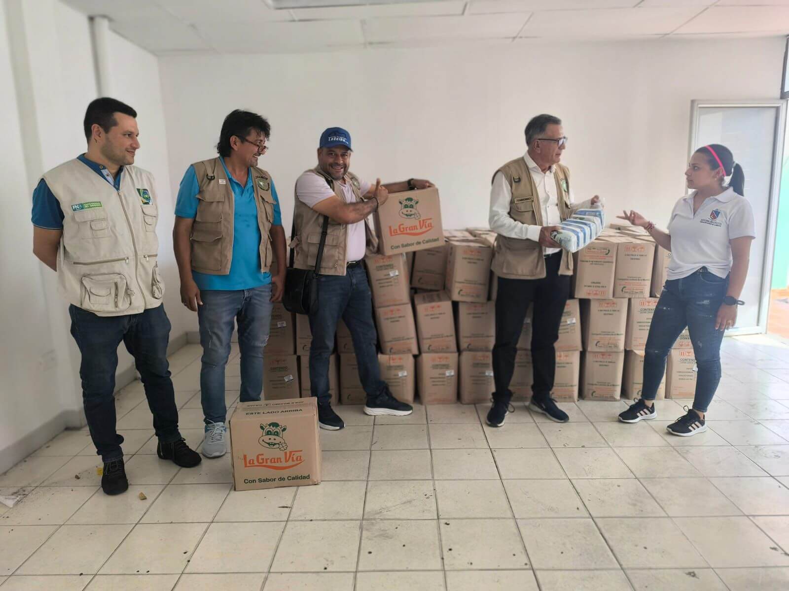 Ganaderos entregarán 23.500 litros de leche a población desplazada por el ELN en Catatumbo