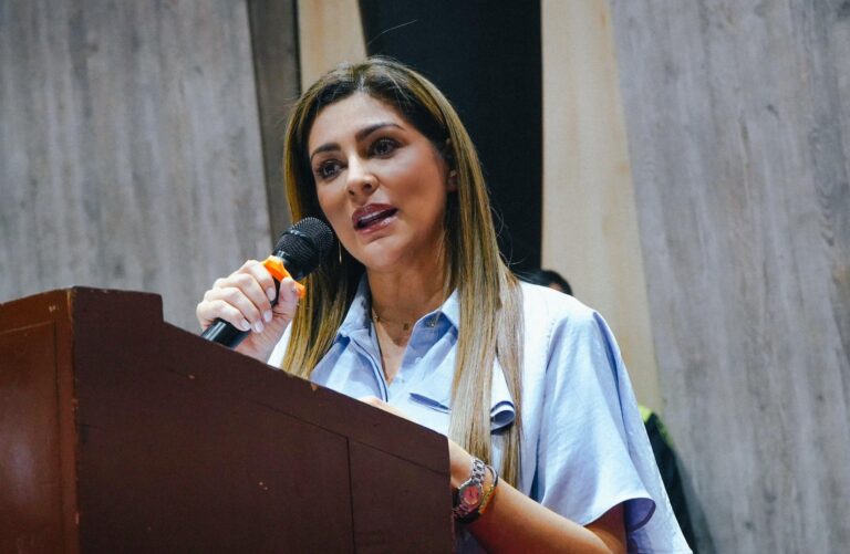 Adriana Matiz, la gobernadora que no se queda callada ante Petro