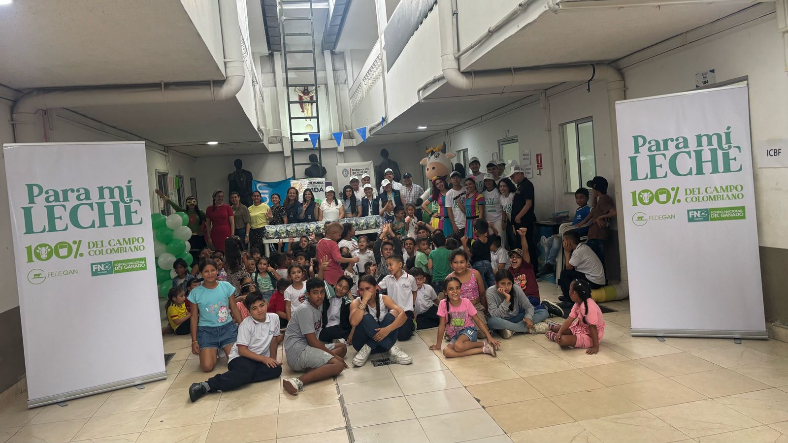 Al final de este semestre, los ganaderos habrán entregado 900.000 vasos de leche en 10 departamentos: Norte de Santander, Meta, La Guajira, Magdalena, Amazonas, Bolívar, San Andrés, Nariño, Valle del Cauca y Cundinamarca.