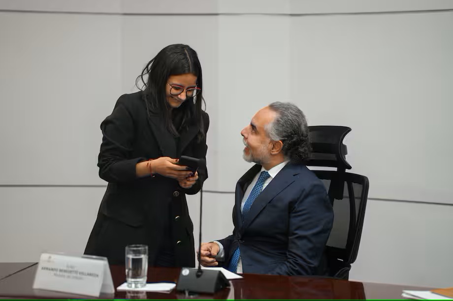 Demandan a Benedetti y directora del DAPRE por tráfico de influencias