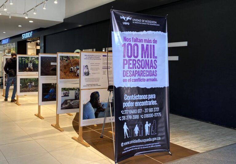 La Unidad de Búsqueda actualizó el número de personas desaparecidas, incorporando más de 2.100 nuevos casos relacionados con el conflicto colombiano. El aumento refleja una mayor legitimidad de la entidad y el acercamiento con las comunidades.