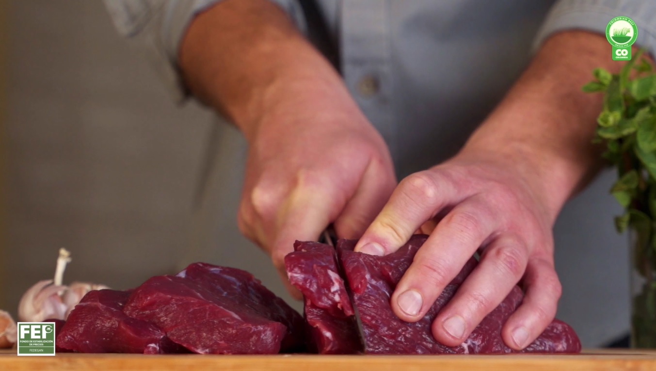 Los principales mercados de la carne colombiana son China (4196 toneladas por USD 19 millones), Argelia (2724 toneladas por USD 14,7 millones), Rusia (2762 t por USD 11,4 millones), Chile (360 t por USD 2,1 millones), El Salvador (330 t por USD 1,7 millones) y Líbano (168 t por USD 1 millón).