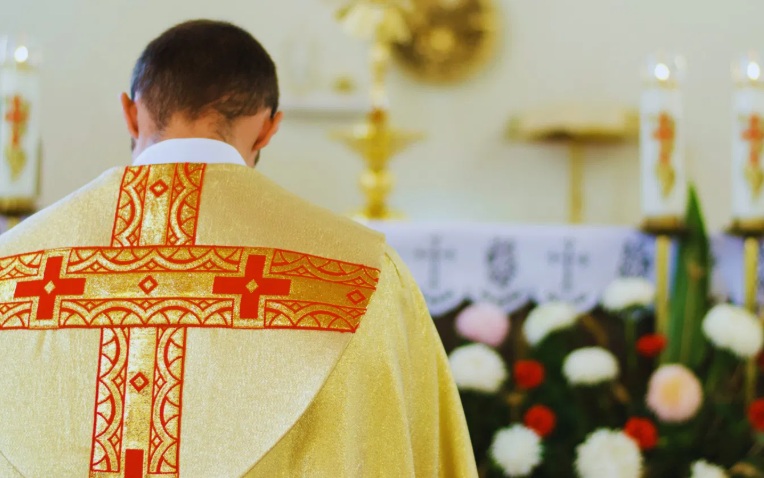 Corte Constitucional ordena a la iglesia católica entregar información sobre abusos sexuales de sacerdotes