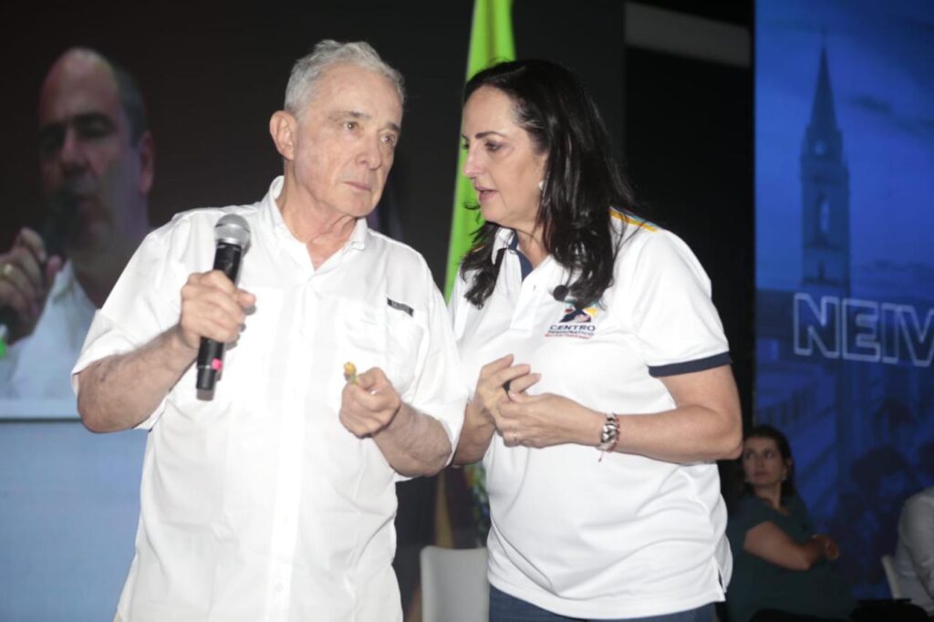 La senadora María Fernanda Cabal es una de los 5 precandidatos del uribismo.