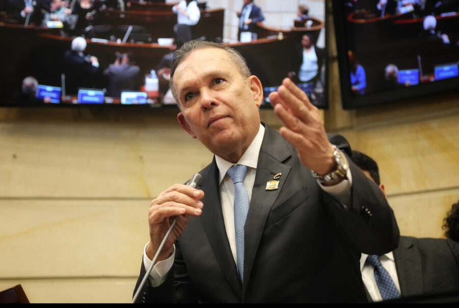 Efraín Cepeda advierte que decreto de Petro sobre consulta popular “rompe la institucionalidad”