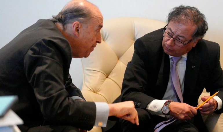 Exministro Wilson Ruiz amplió acusación contra Petro por denuncias de consumo de drogas