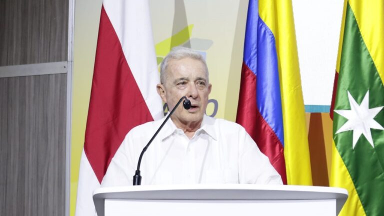 Álvaro Uribe Vélez, expresidente de Colombia (2002-2010).