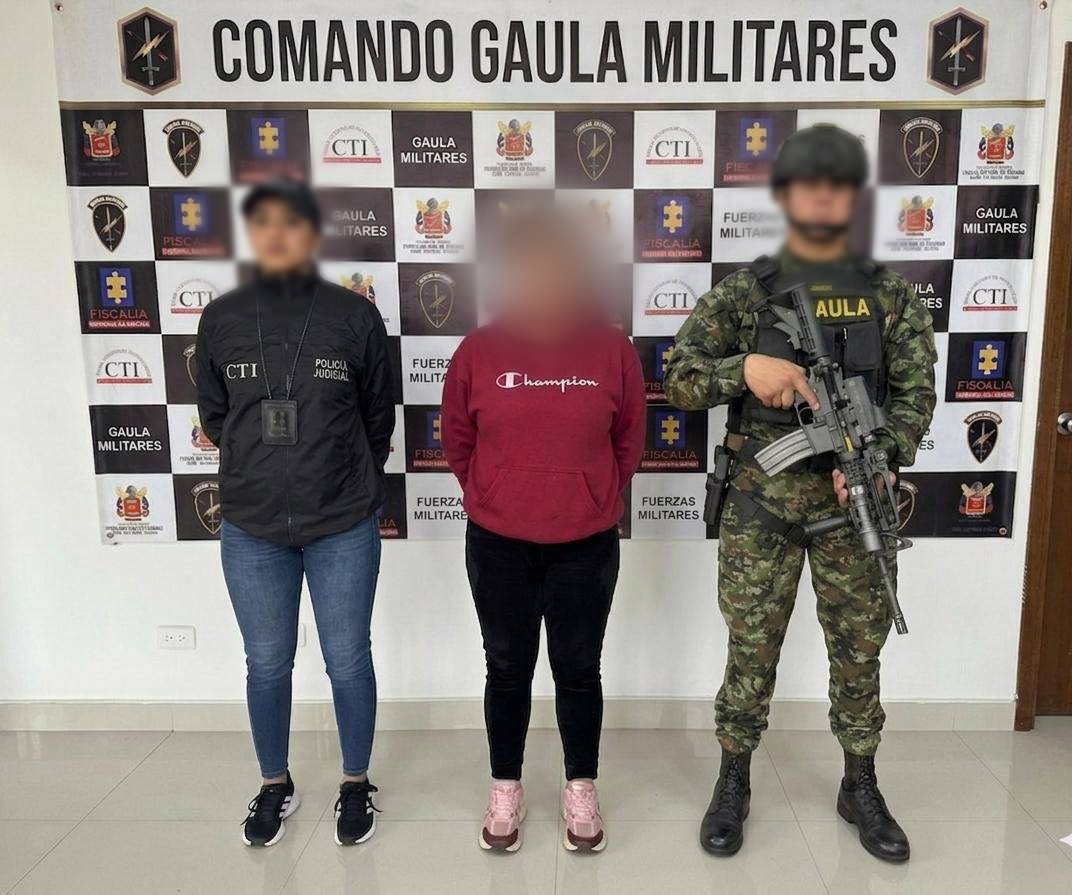Entre los resultados más recientes del Ejército contra la extorsión está la captura de una mujer en vía pública del barrio Porvenir, localidad de Bosa, en Bogotá.